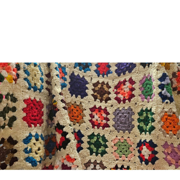 Granny square knitted blanket, white main background, colorful squares - Picture 2 of 2